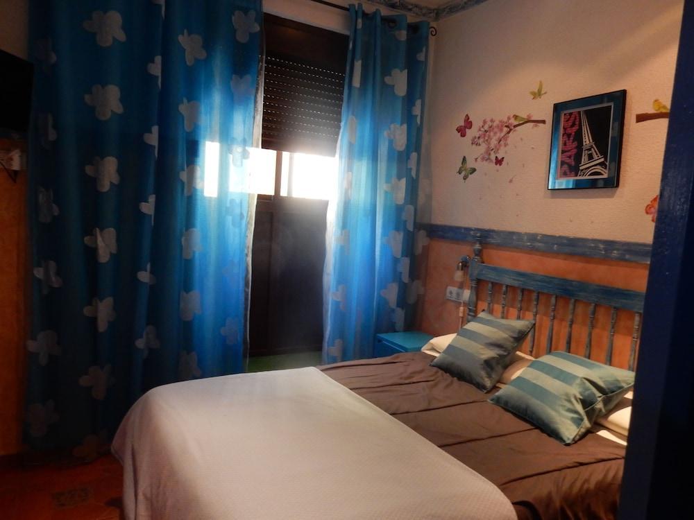 Giraldilla Guest house *