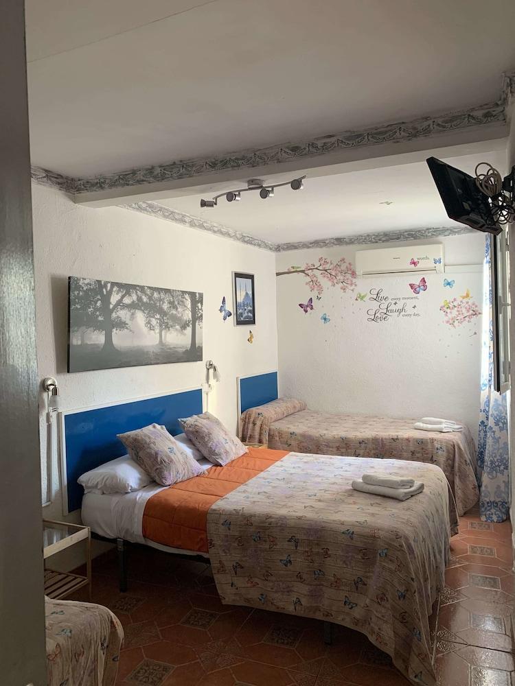 Guest house Giraldilla Seville