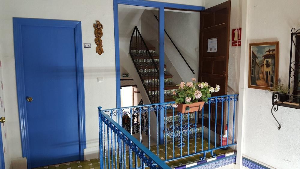 Giraldilla Guest house *